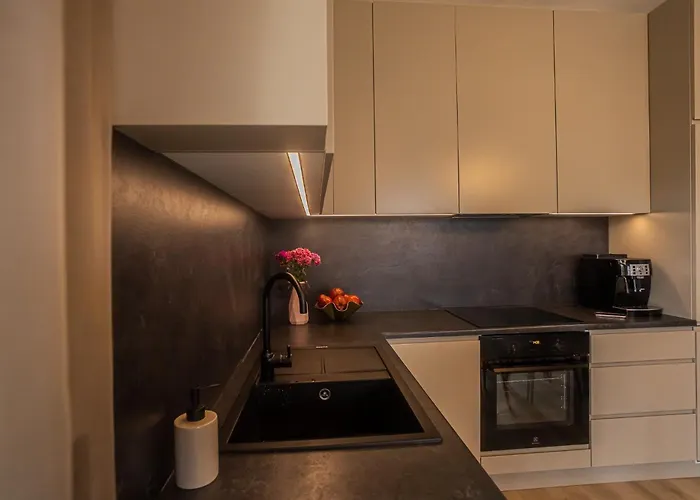 Sun Side Apartment *